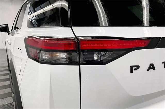 New 2025 Nissan Pathfinder Platinum image 17