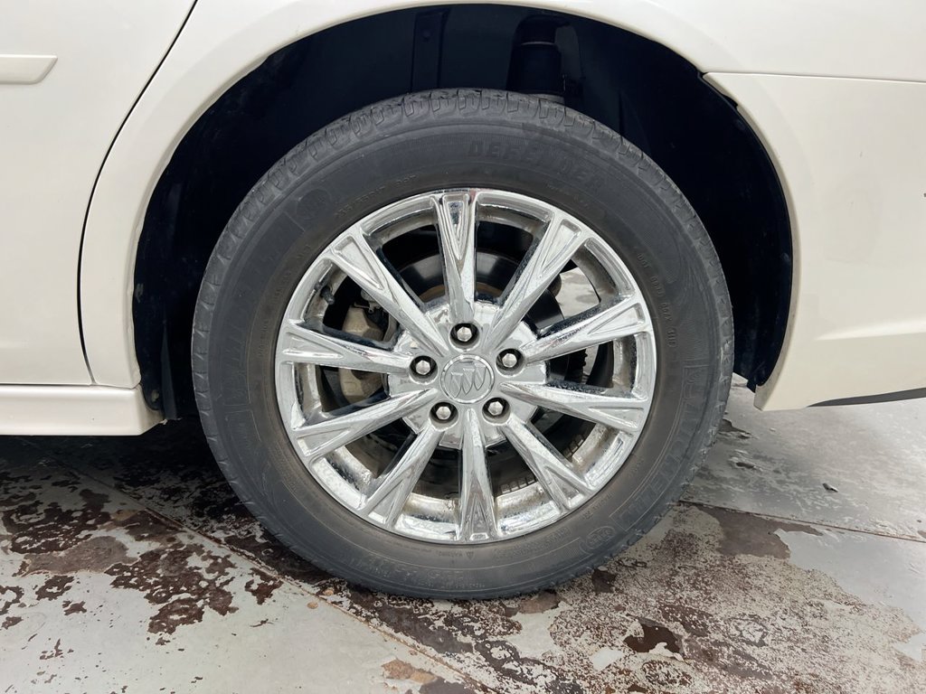 Used 2011 Buick Lucerne CXL FWD image 25