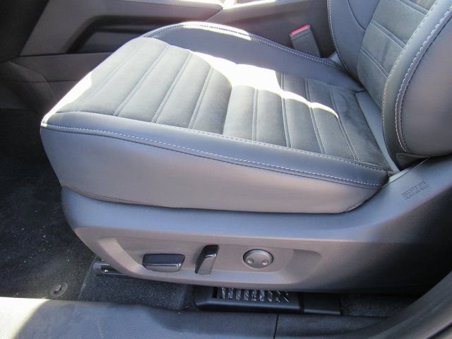 New 2025 Mitsubishi Outlander SE image 13