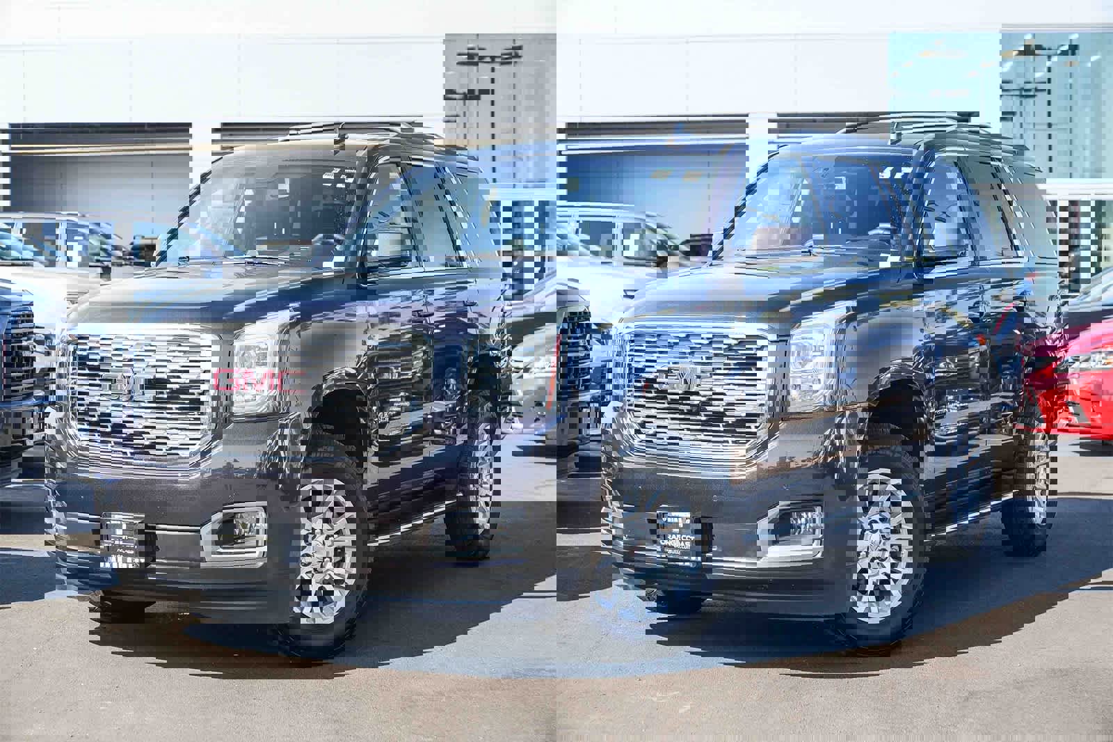 Used 2018 GMC Yukon SLT w/ HD Trailering Package image 1