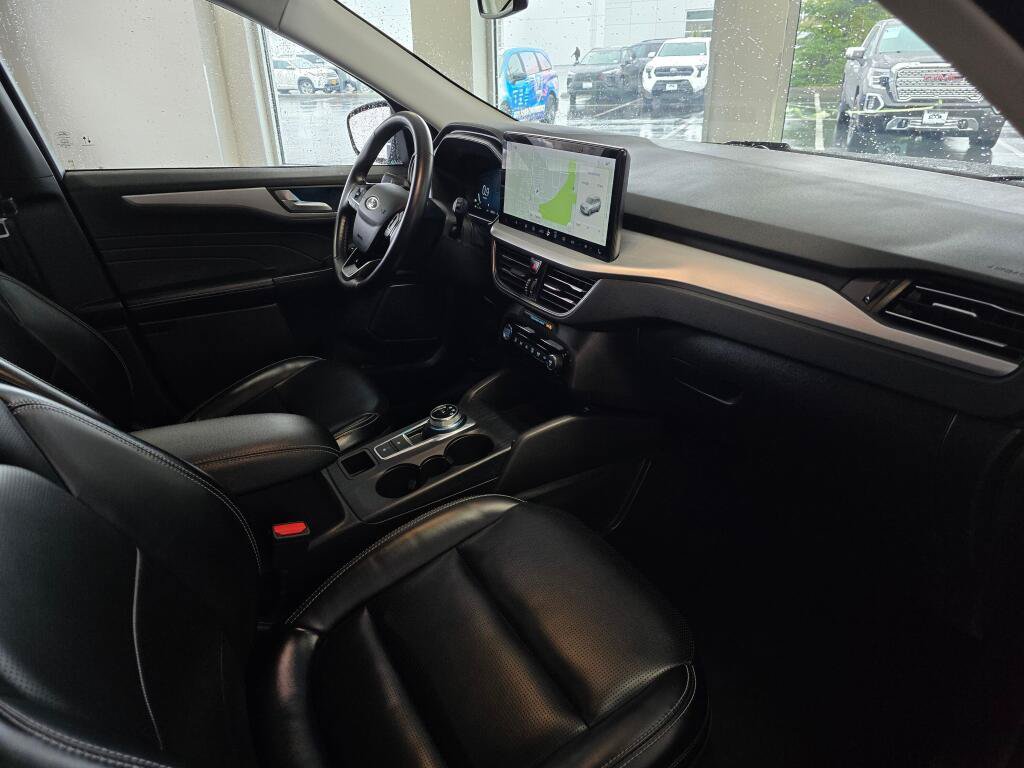 Used 2024 Ford Escape Platinum AWD/4WD image 45