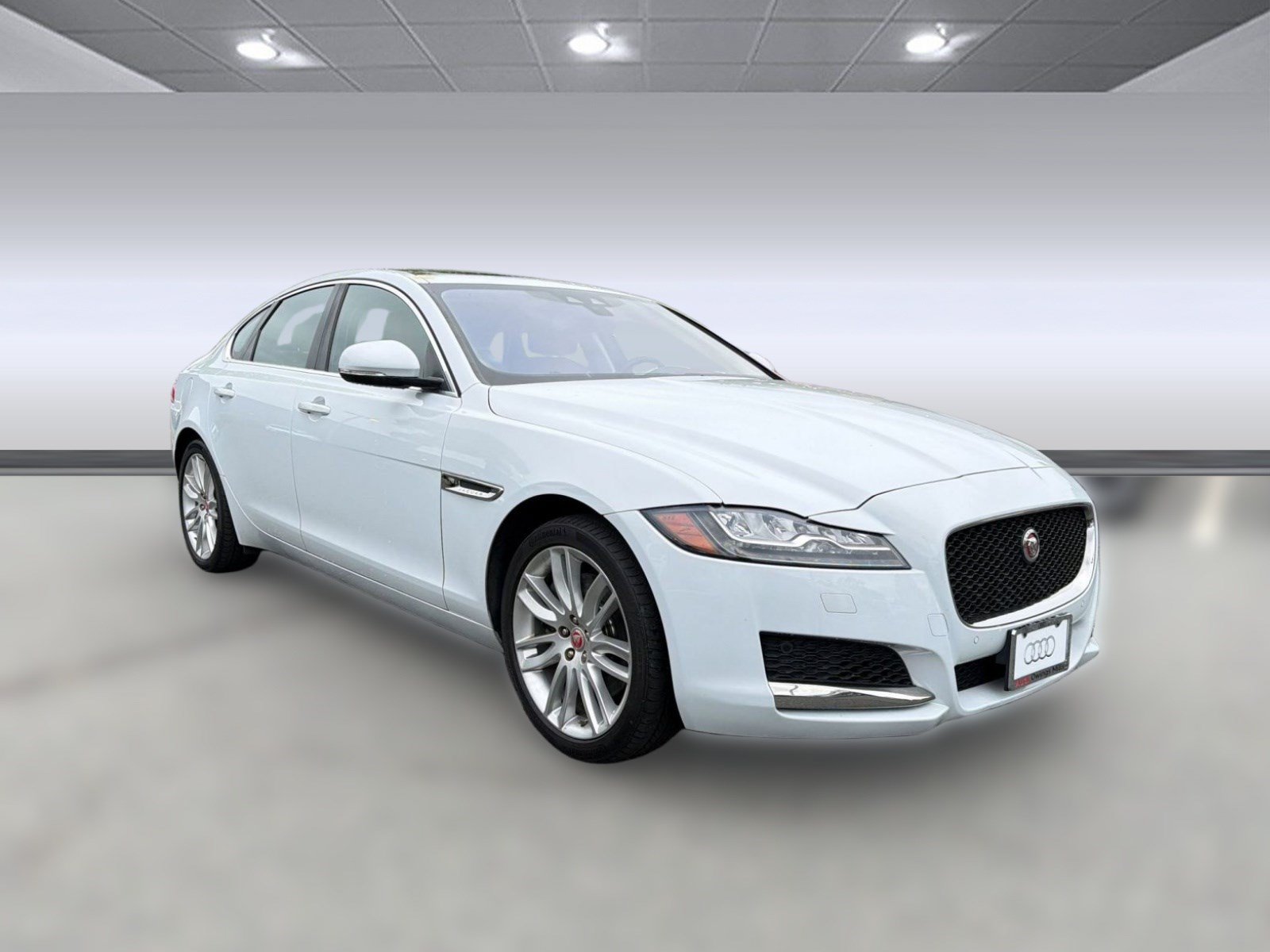 Used 2018 Jaguar XF Portfolio AWD/4WD image 6