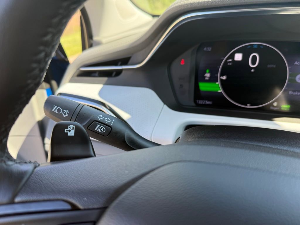 Used 2023 Chevrolet Bolt EUV Premier w/ Sun & Sound Package image 33