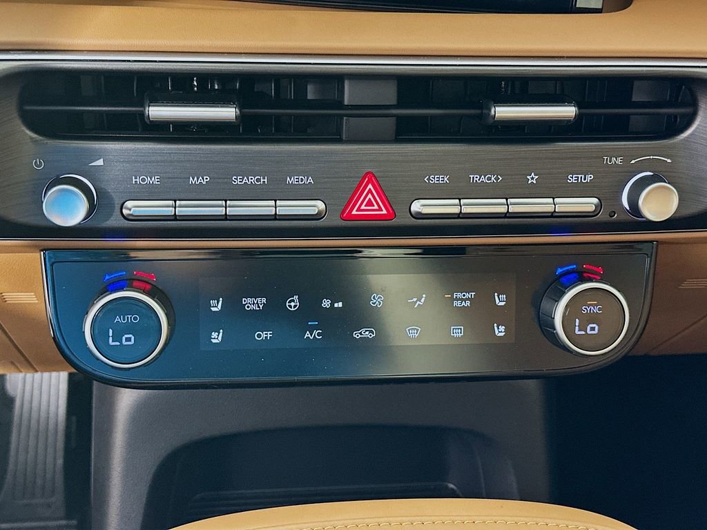 Certified 2026 Hyundai Palisade Calligraphy FWD image 16