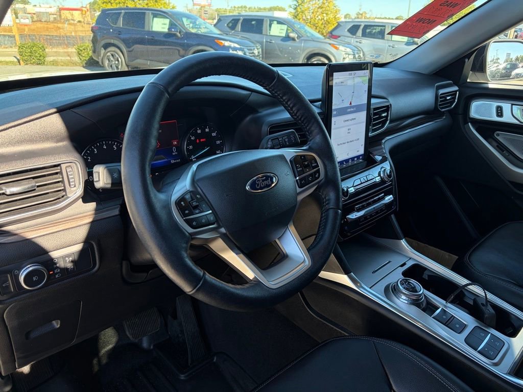 Used 2022 Ford Explorer Limited w/ Limited Technology Package image 14
