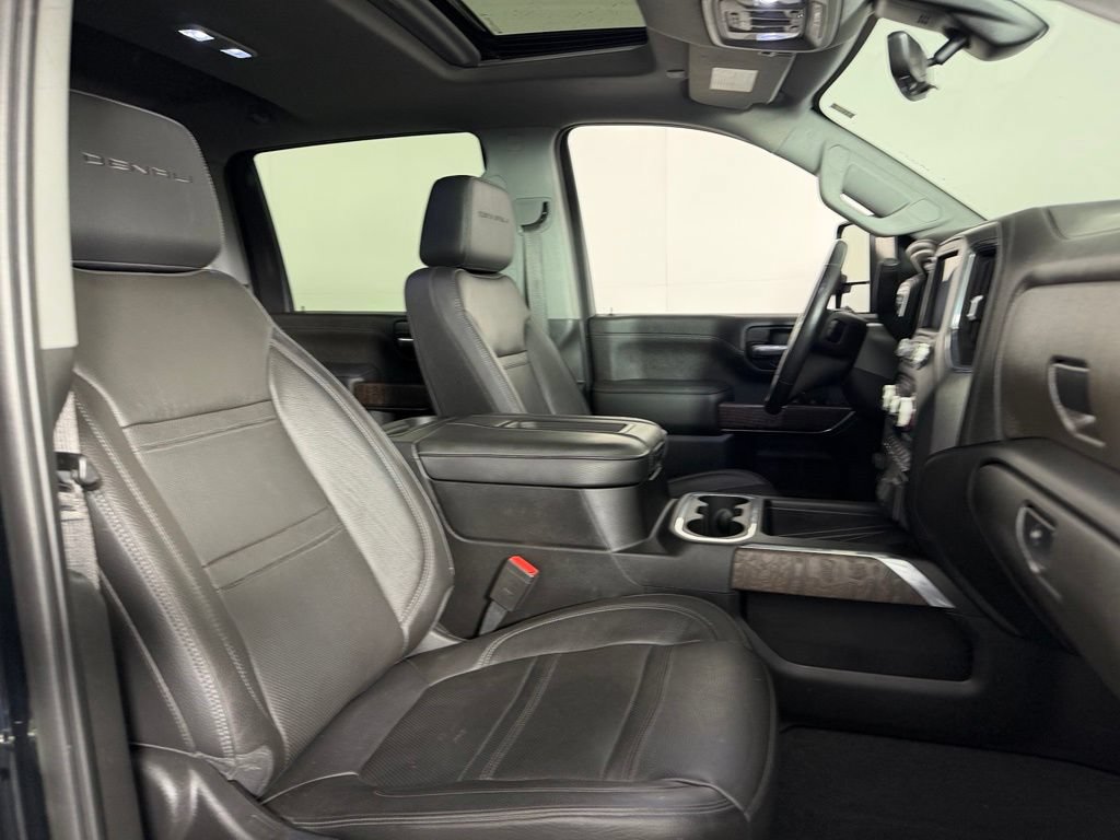 Used 2022 GMC Sierra 3500 Denali w/ Denali Ultimate Package AWD/4WD image 31