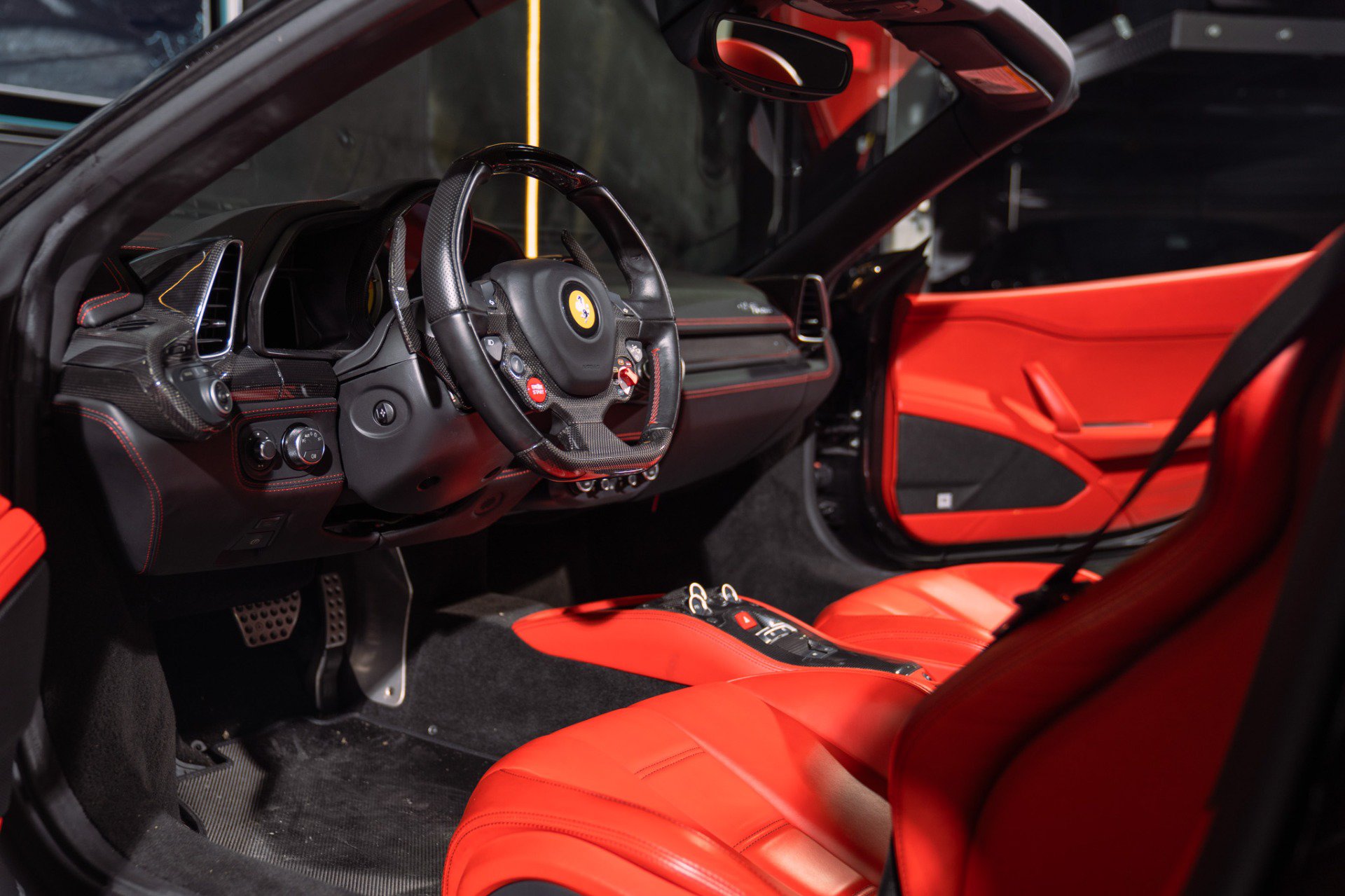 Used 2014 Ferrari 458 Spider RWD image 37