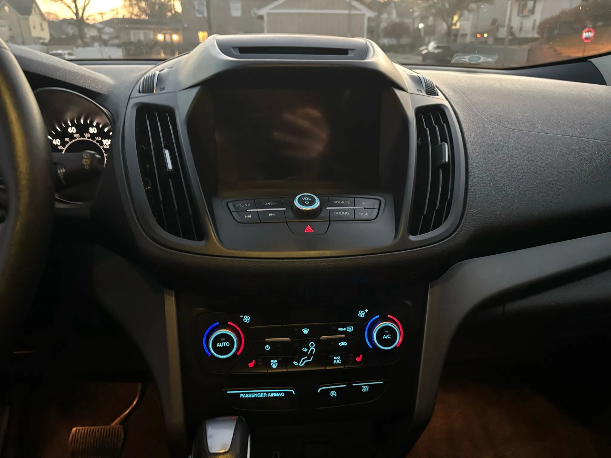 Used 2018 Ford Escape SEL image 18