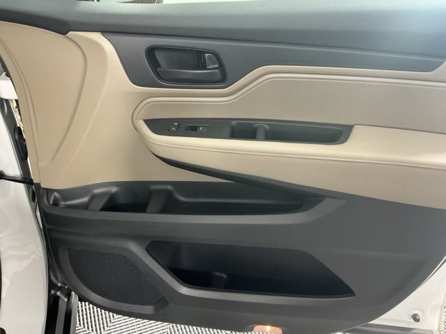 Certified 2024 Honda Odyssey EX image 13