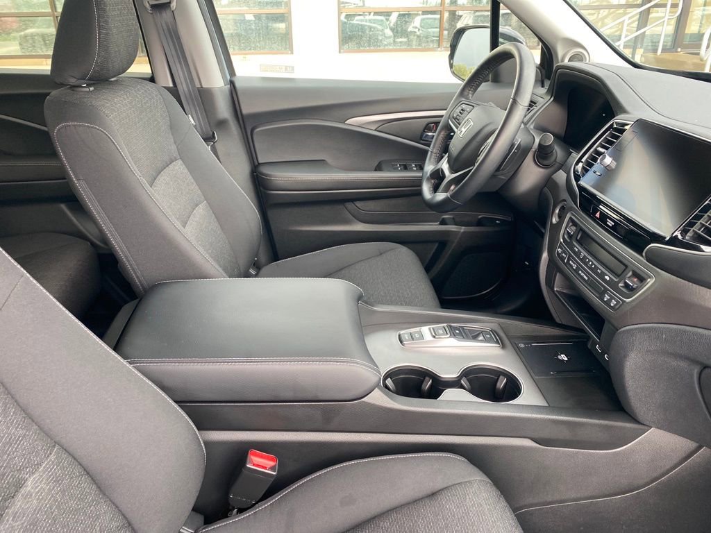 Used 2024 Honda Ridgeline Sport image 10