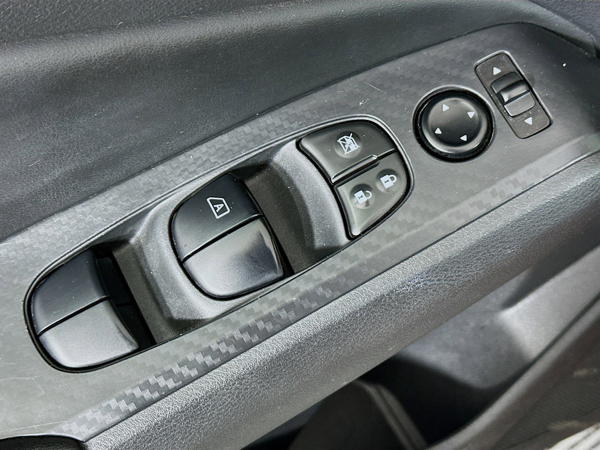 Used 2024 Nissan Altima 2.5 SV image 15