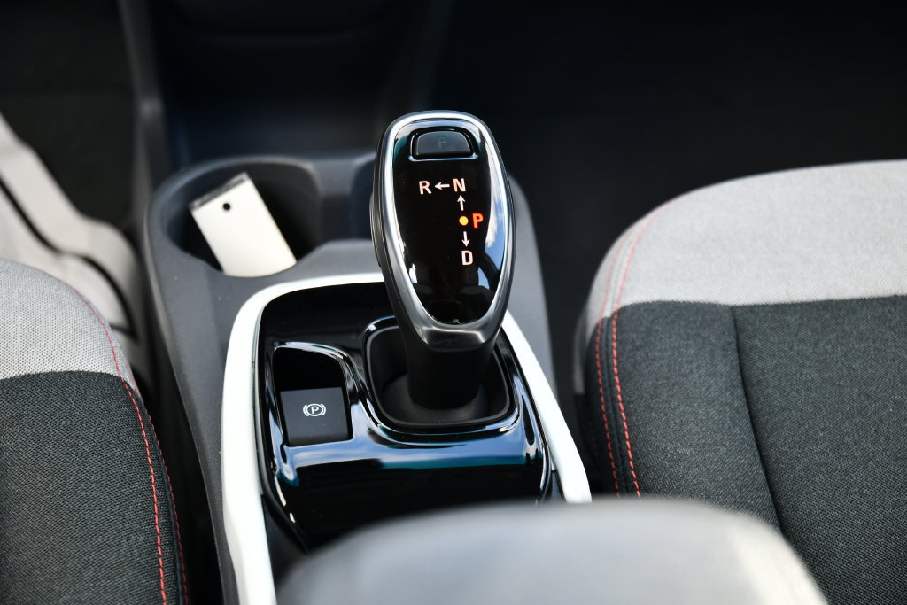 Used 2021 Chevrolet Bolt LT FWD image 31