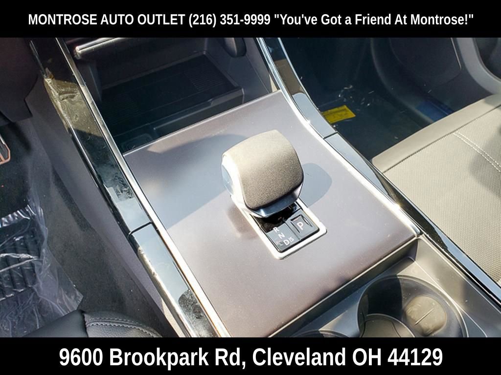 New 2026 Land Rover Range Rover Velar Dynamic SE image 8