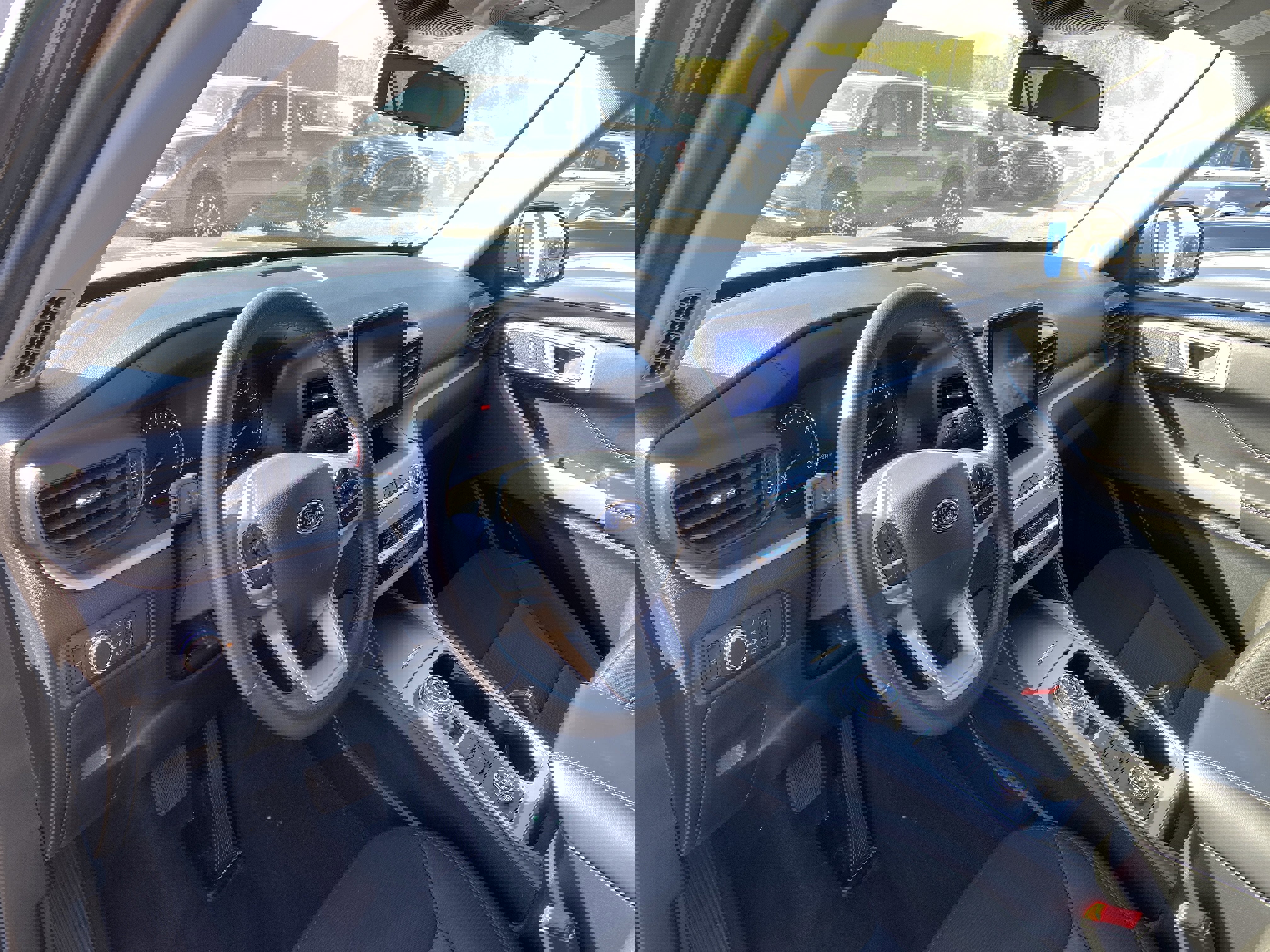 Used 2022 Ford Explorer XLT image 8