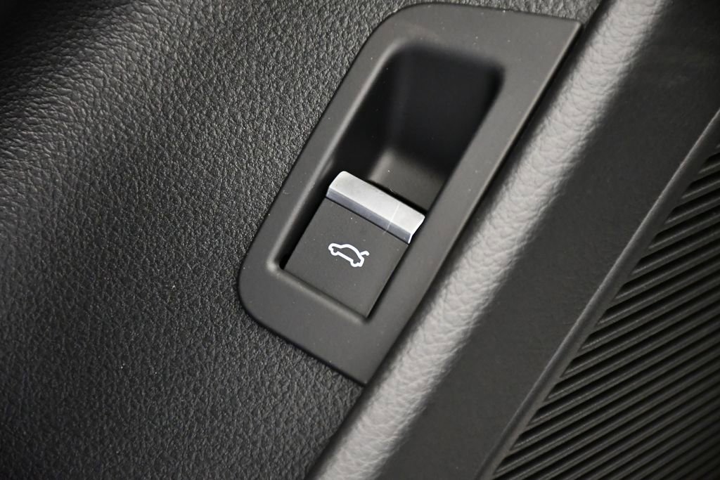 New 2026 Audi Q8 Premium Plus image 36