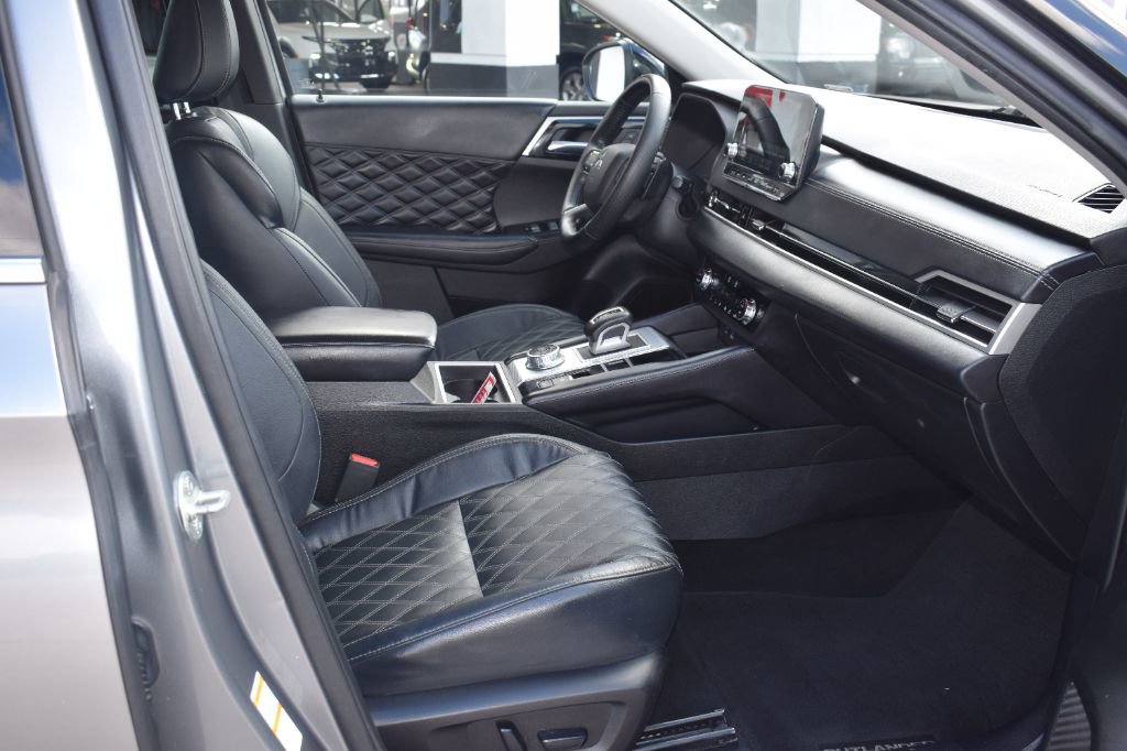 Used 2022 Mitsubishi Outlander SEL image 14