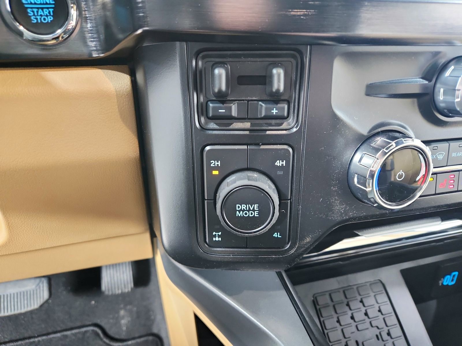 New 2026 Ford F250 Lariat w/ Chrome Package image 27