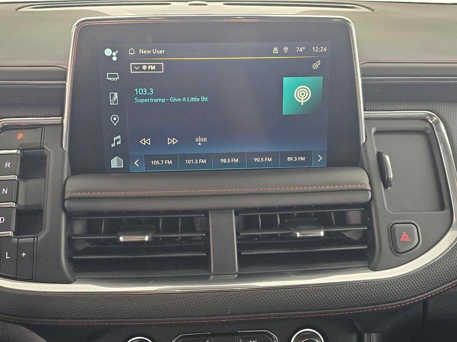 Used 2024 Chevrolet Suburban RST w/ Luxury Package image 27