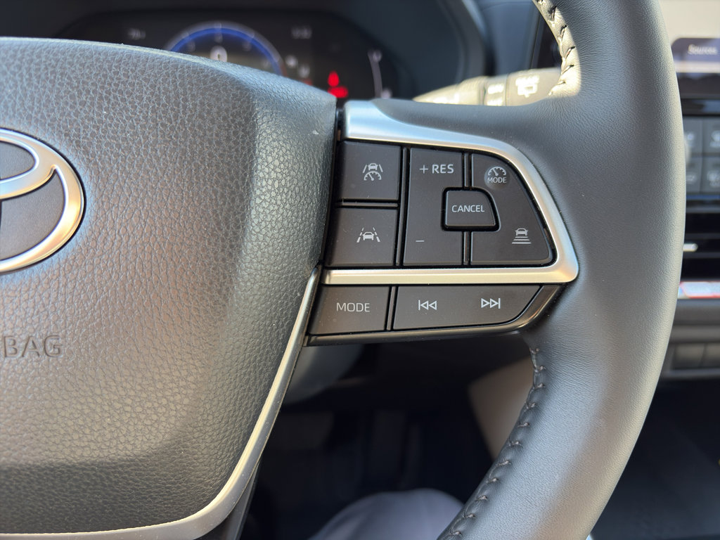 Used 2026 Toyota Grand Highlander XLE image 16