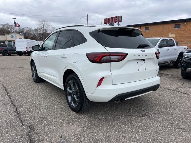 Certified 2024 Ford Escape ST-Line w/ Tech Pack #1 AWD/4WD image 6