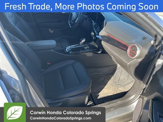 Used 2025 Chevrolet Trax RS w/ Sunroof Package image 7