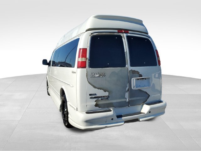 Used 2010 Chevrolet Express 3500 LT w/ LT Preferred Equipment Group RWD image 6