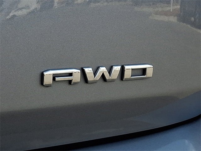 Used 2024 GMC Terrain SLT image 33