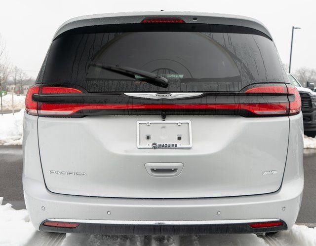New 2026 Chrysler Pacifica Select image 6