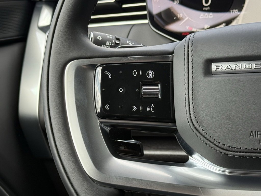 New 2025 Land Rover Range Rover SE image 19