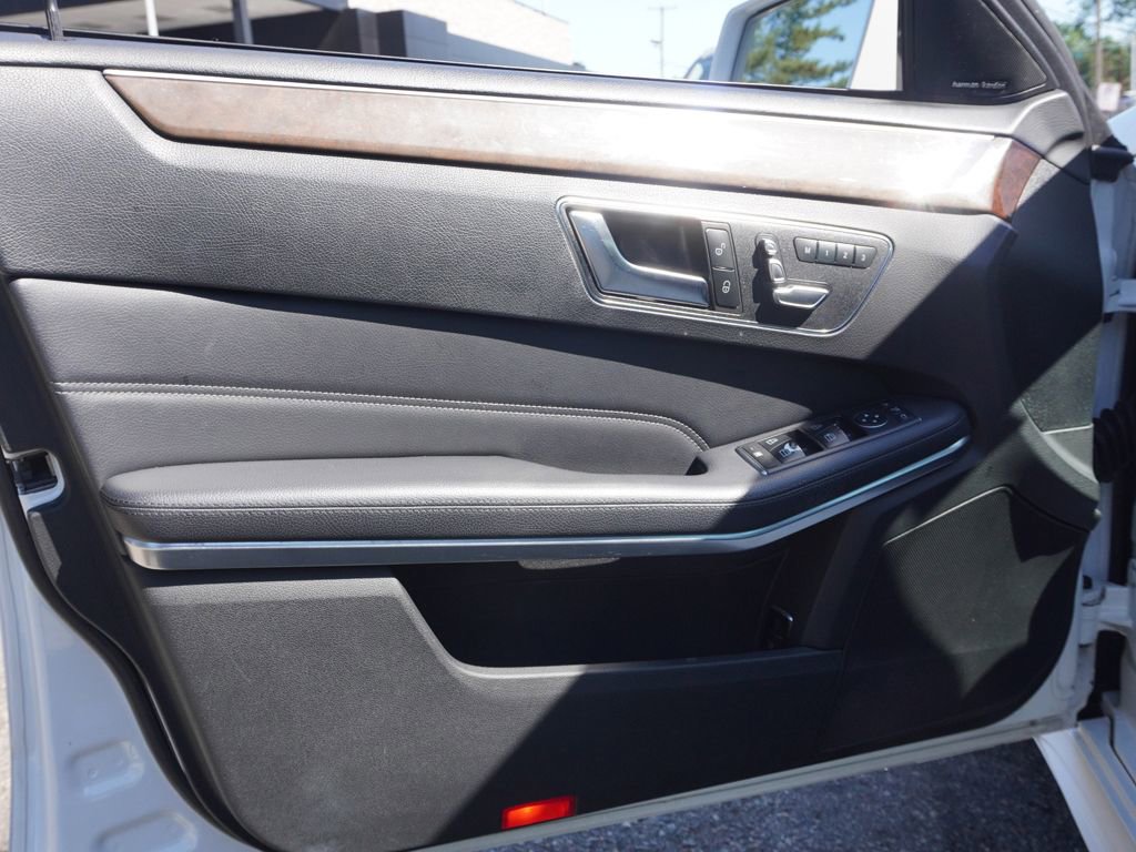 Used 2015 Mercedes-Benz E 350 4MATIC Sedan image 21