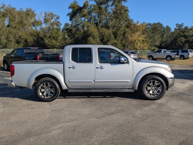 Used 2017 Nissan Frontier SL w/ Moonroof Package image 4