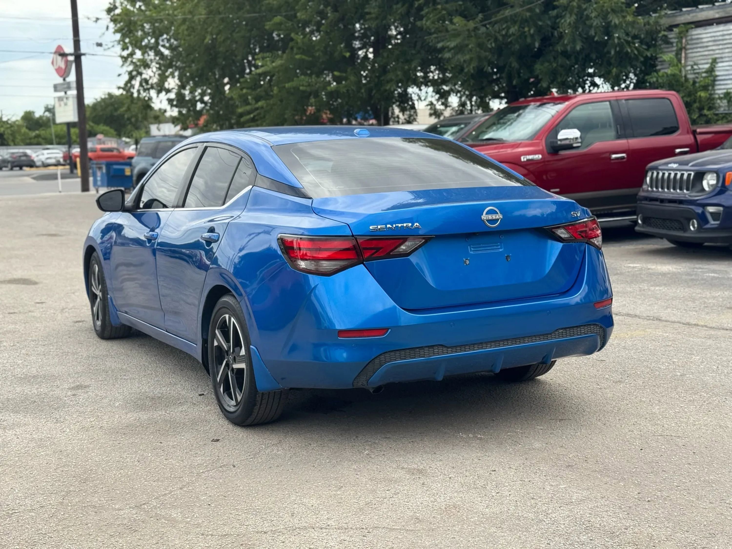 Used 2021 Nissan Sentra SV image 7