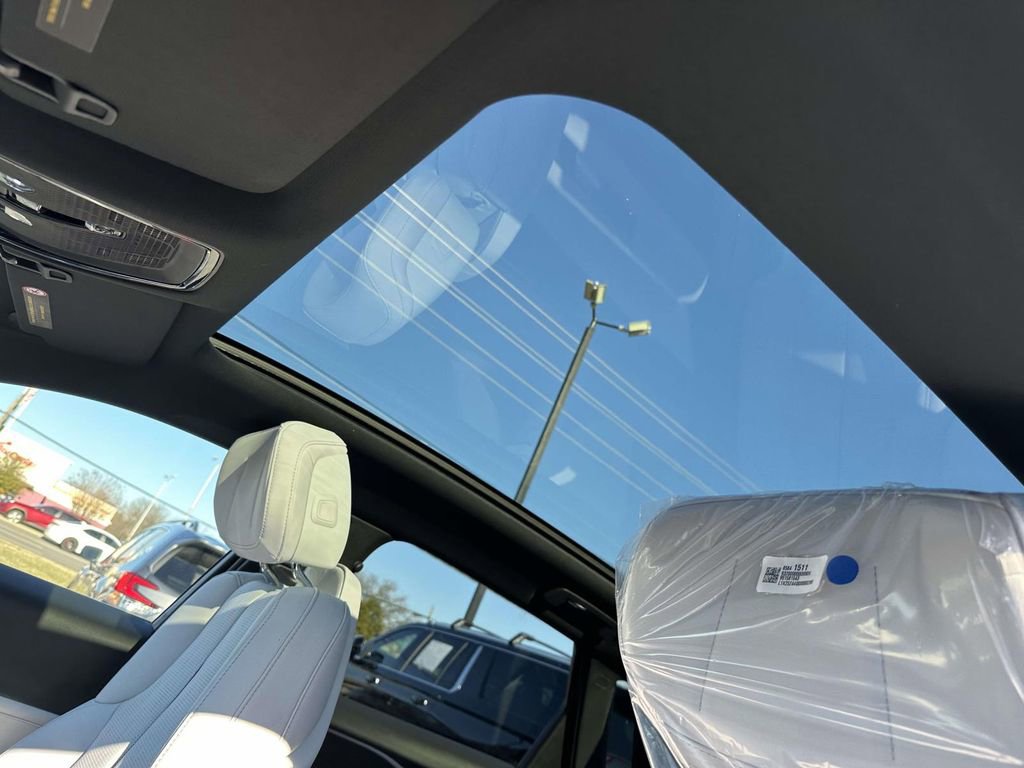 New 2026 Cadillac Lyriq Luxury image 17