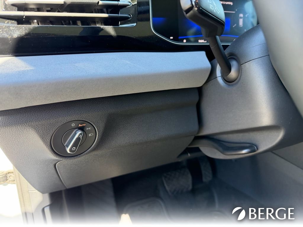 Used 2026 Volkswagen Jetta SE image 27