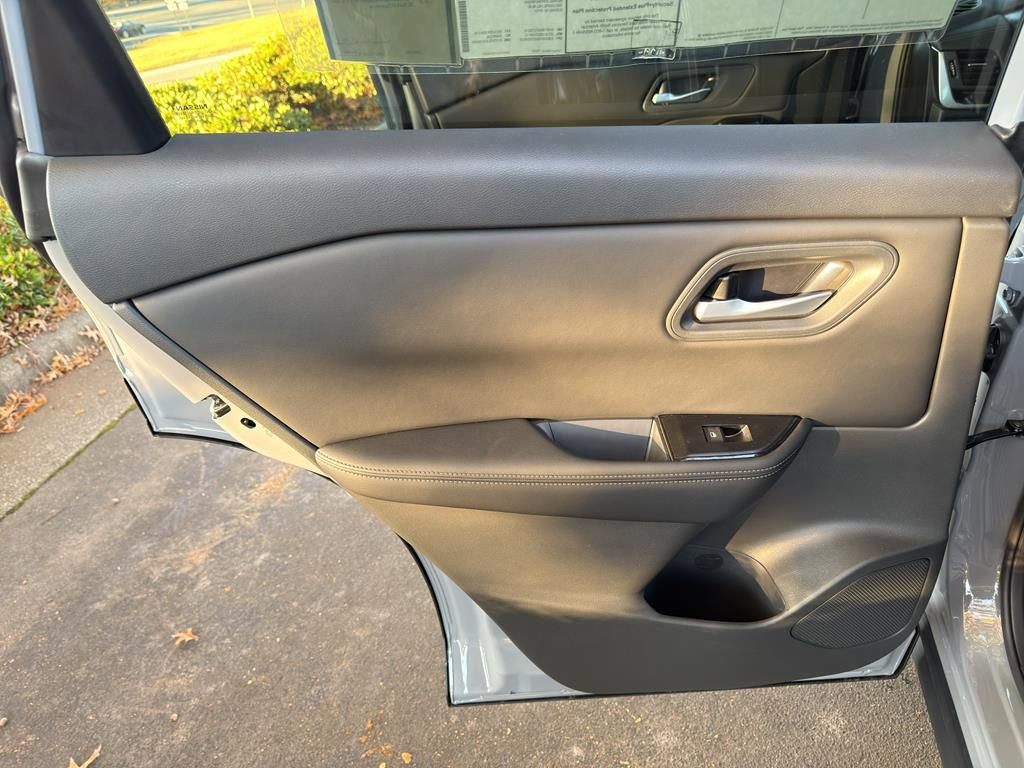 New 2026 Nissan Rogue SV image 29