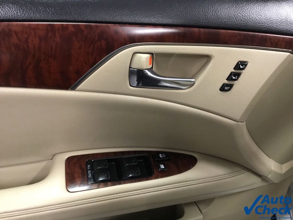 Used 2011 Toyota Avalon Limited FWD image 19