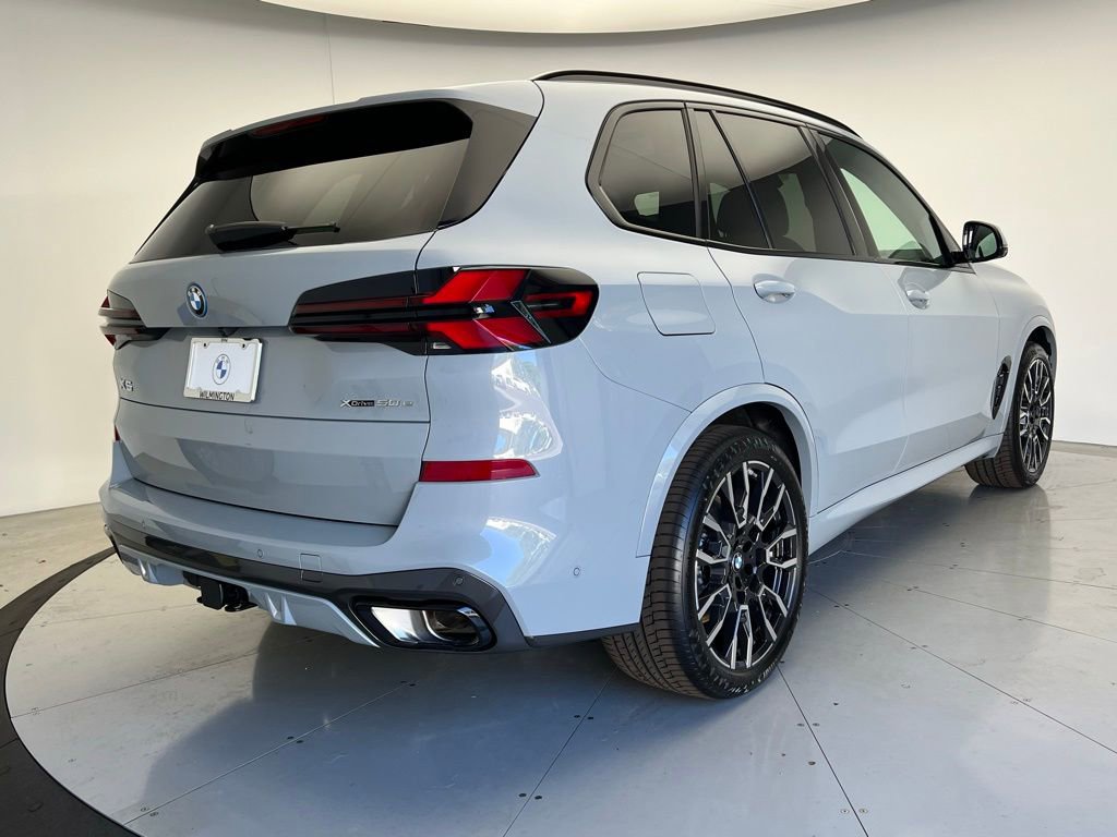 New 2026 BMW X5 xDrive50e w/ M Sport Package image 3