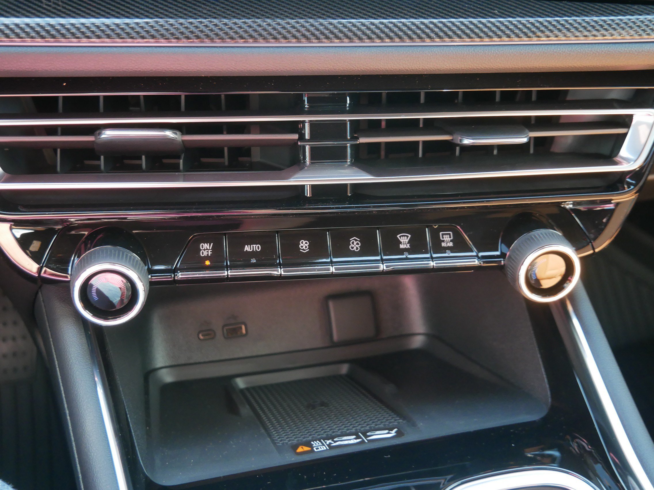 New 2027 Chevrolet Traverse Z71 w/ Enhanced Driving Package AWD/4WD image 8