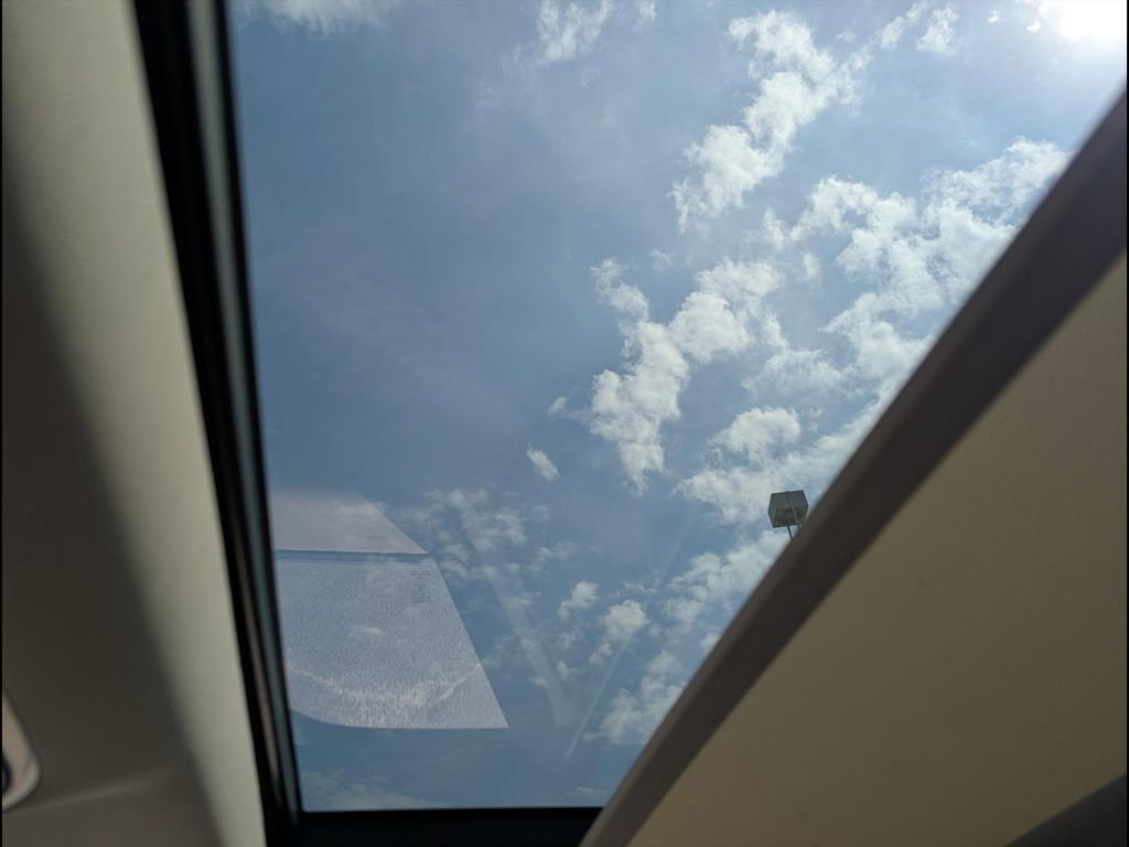 Used 2014 Land Rover Range Rover Sport HSE image 20