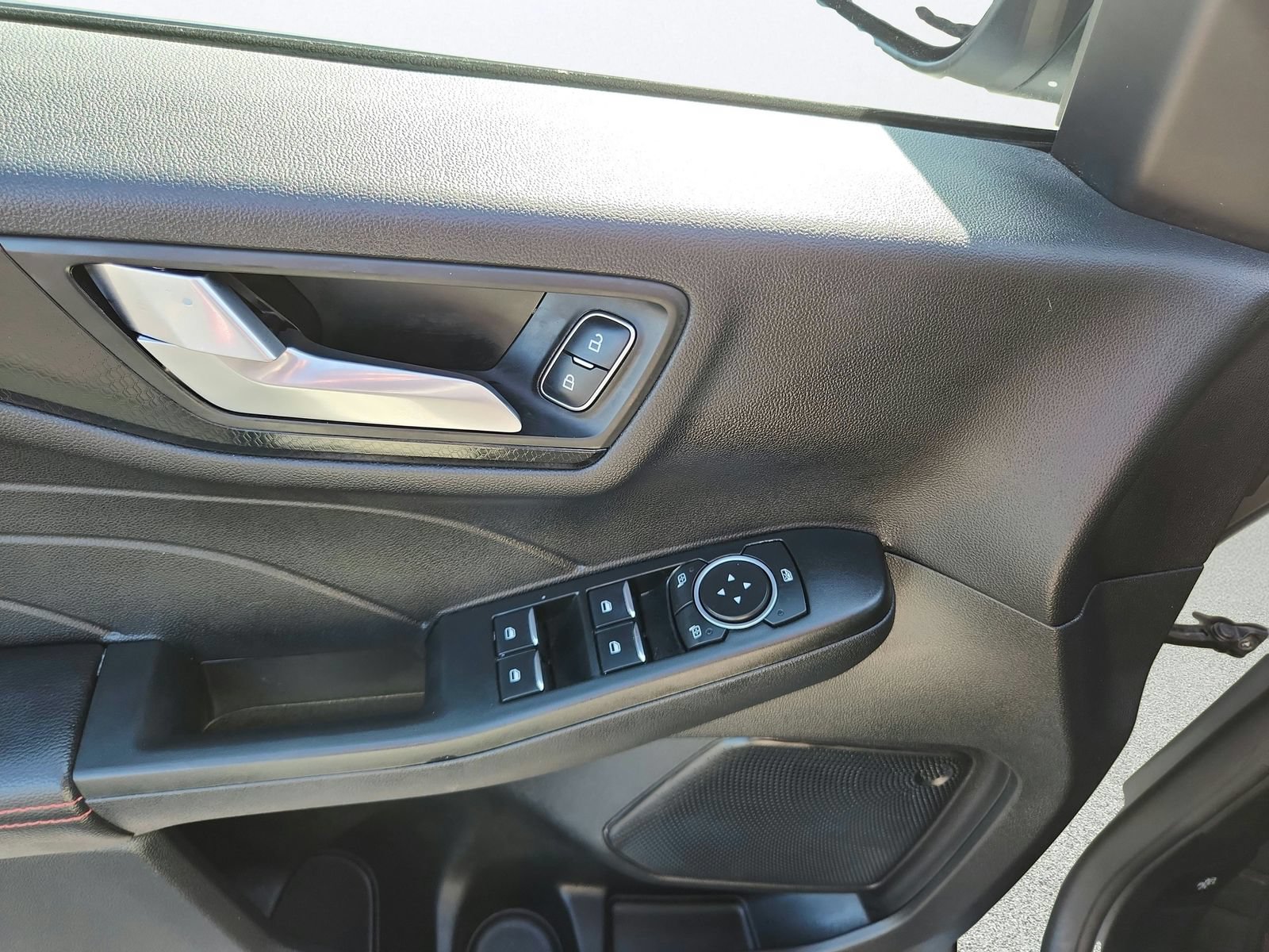 Used 2022 Ford Escape SEL w/ SEL Stealth AWD Package image 22