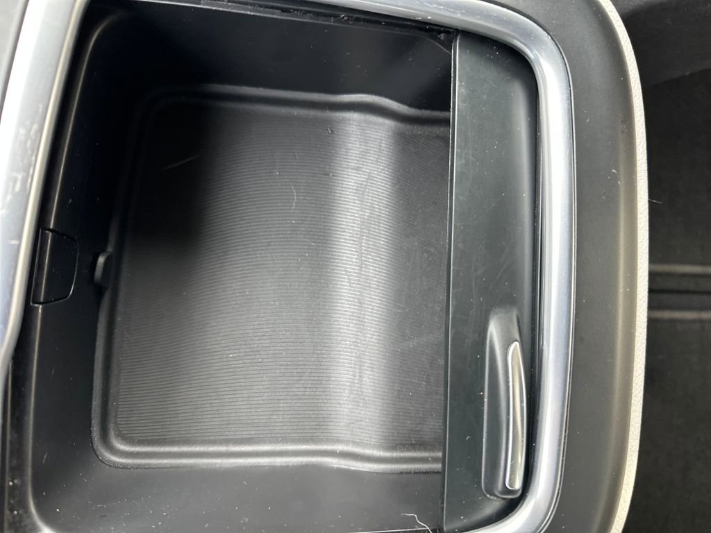 Used 2024 Chrysler Pacifica Touring-L image 26