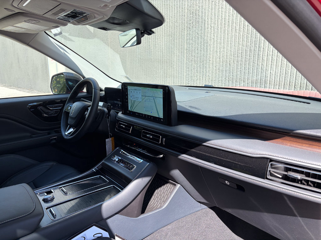 New 2026 Lincoln Aviator Reserve w/ Jet Appearance Package AWD/4WD image 34