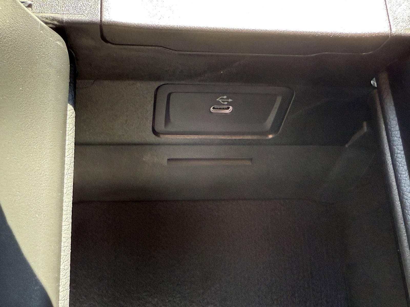Used 2025 Mercedes-Benz C 300 Sedan image 29