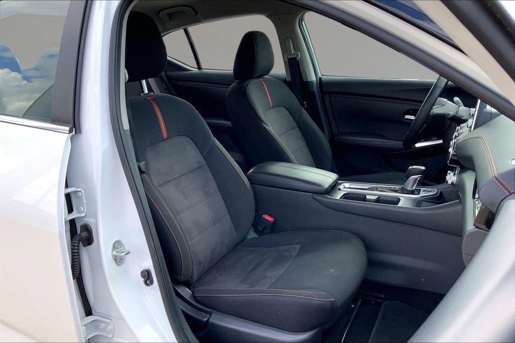 Used 2025 Nissan Sentra SR image 7