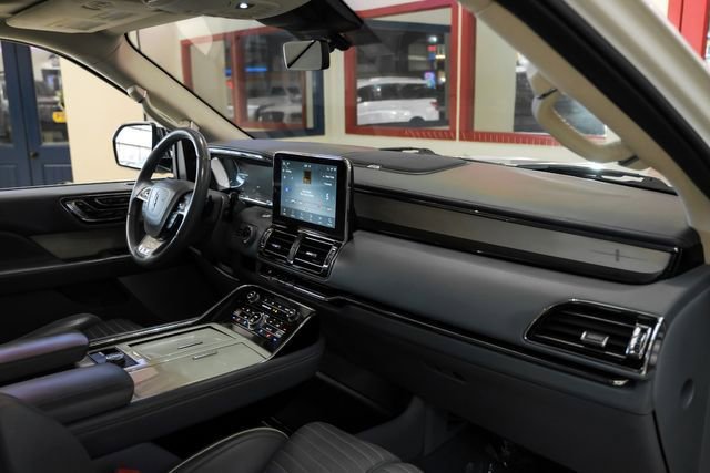 Used 2020 Lincoln Navigator Black Label image 13