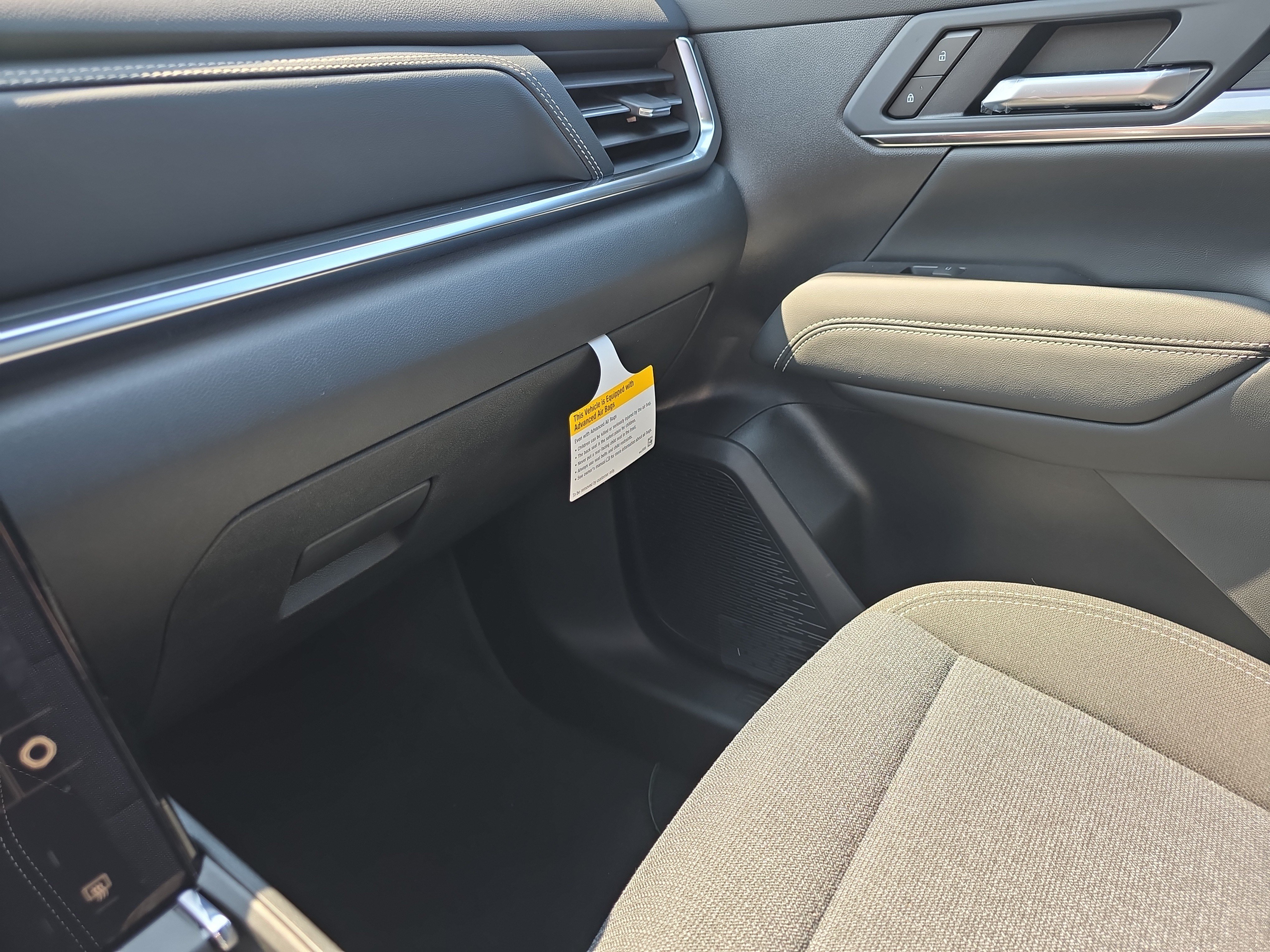 New 2027 GMC Terrain Elevation w/ LPO, Floor Liner Package FWD image 34