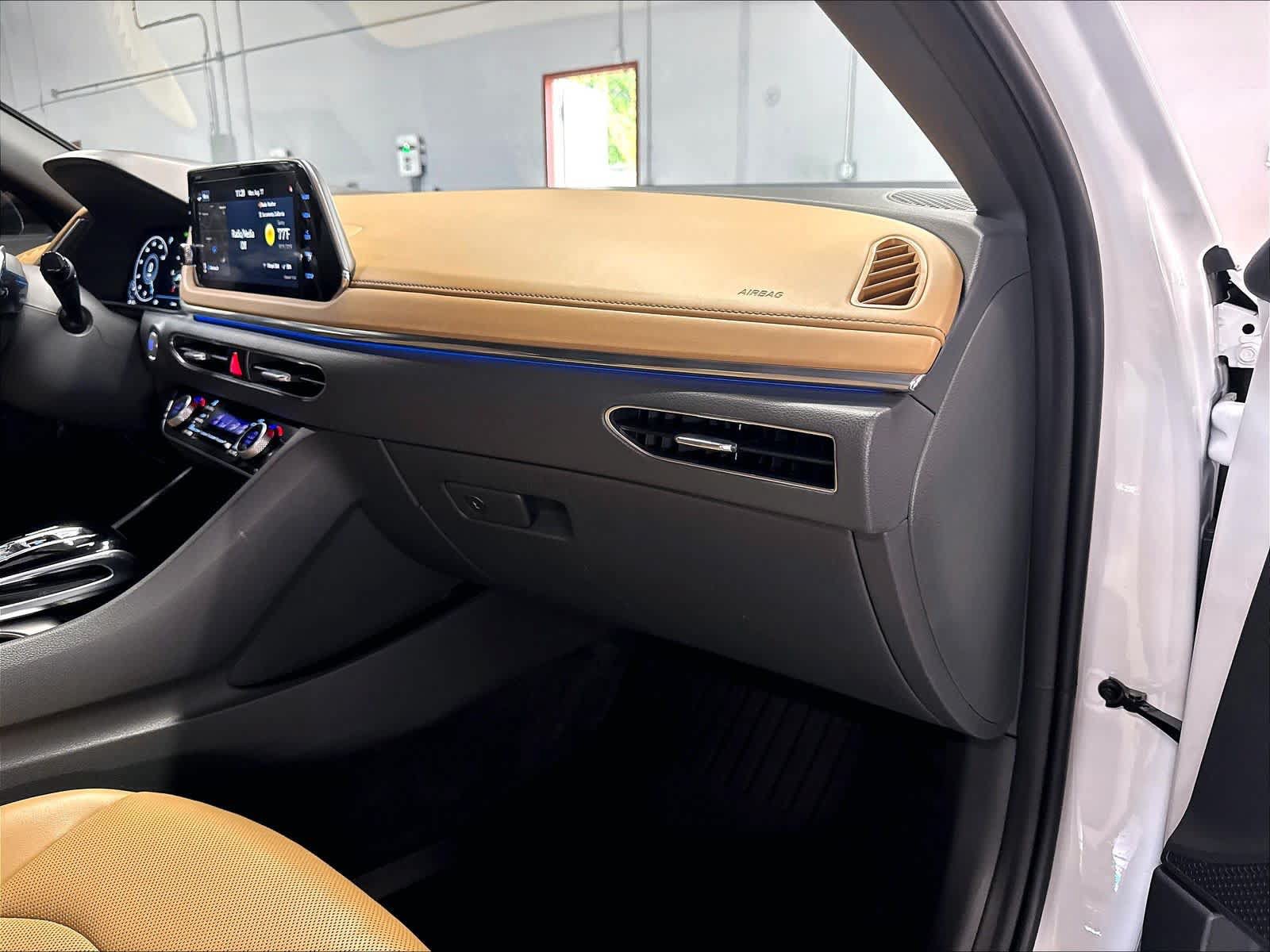 Used 2021 Hyundai Sonata Limited FWD image 17