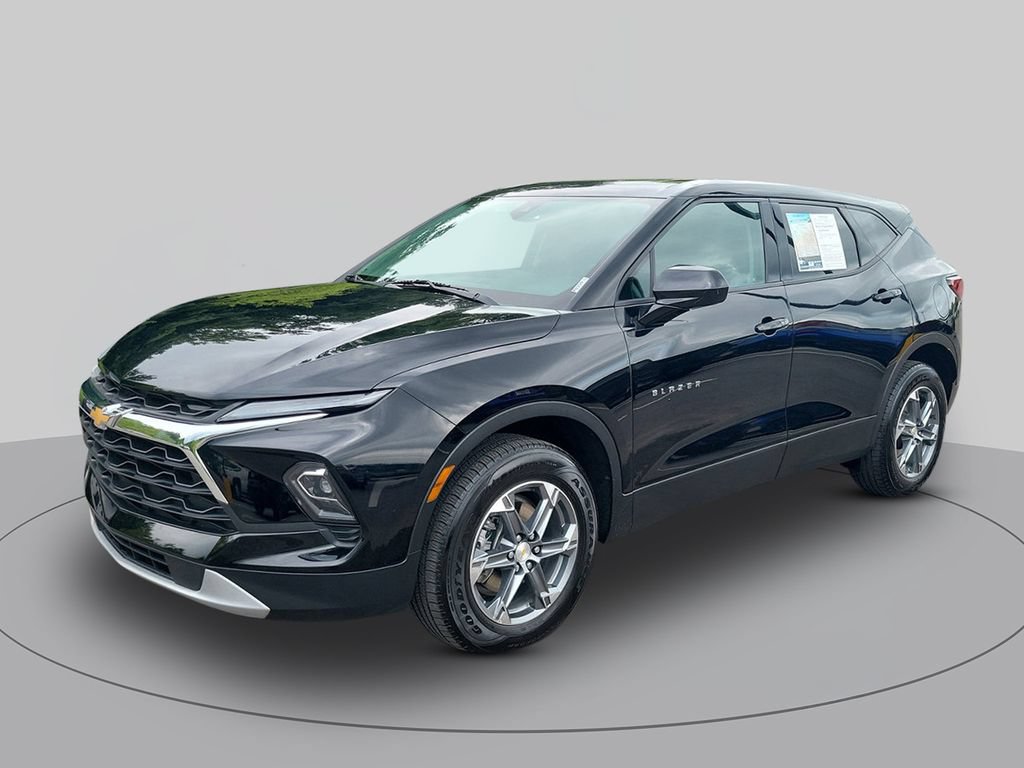 Used 2025 Chevrolet Blazer LT FWD image 7