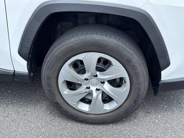 Used 2022 Toyota RAV4 LE FWD image 7