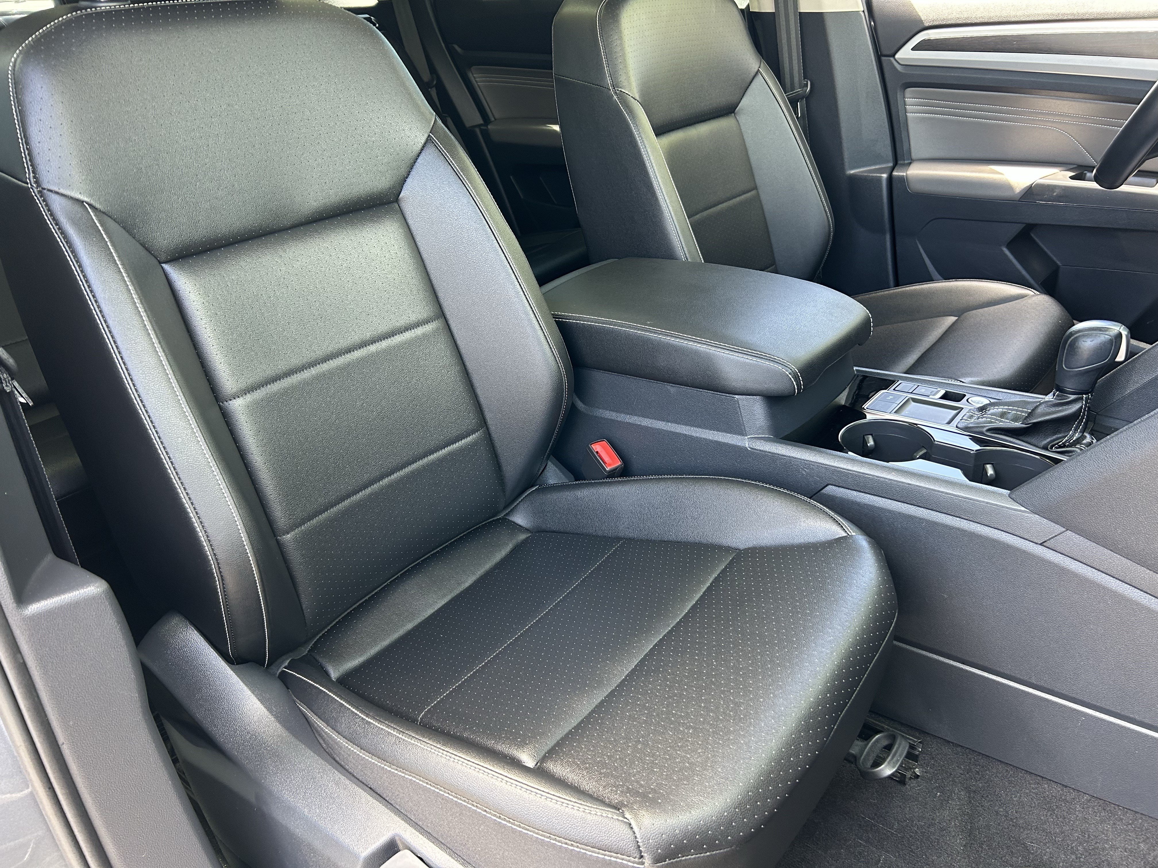 Used 2023 Volkswagen Atlas SE w/ Panoramic Sunroof Package FWD image 8